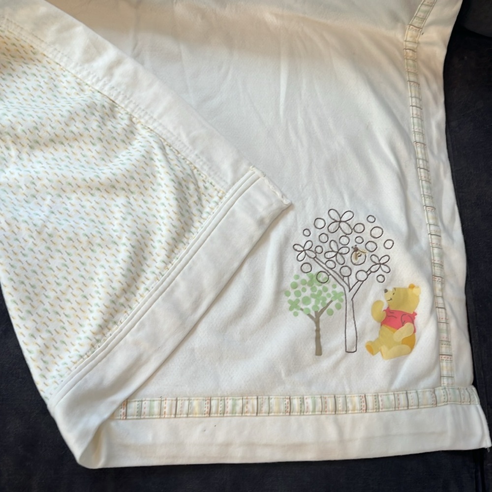 Disney Winnie the Pooh Baby Blanket Embroidery Bumblebee Tree 36” x 30” Cotton
